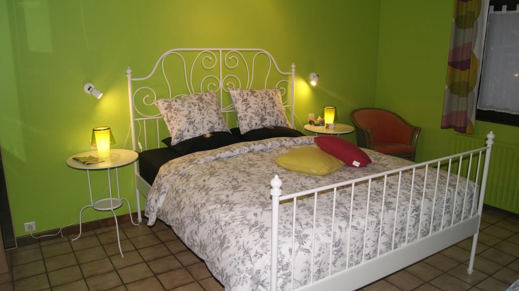 Fleurs-Sauvages Bed & Breakfast Hebronval Room photo